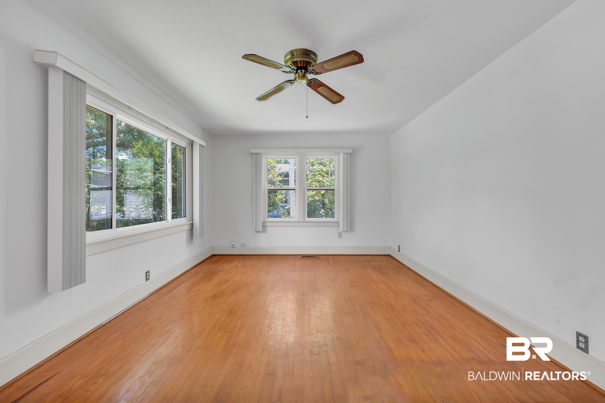 605 South Cedar Street Foley, AL 36535 - Photo 8 of 44 Living room 6