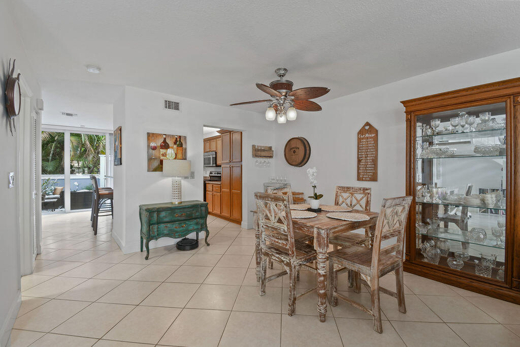 719 Ocean Dunes Circle Jupiter, FL 33477 - Photo 6 of 31 719OceanDunesCir-2022_13