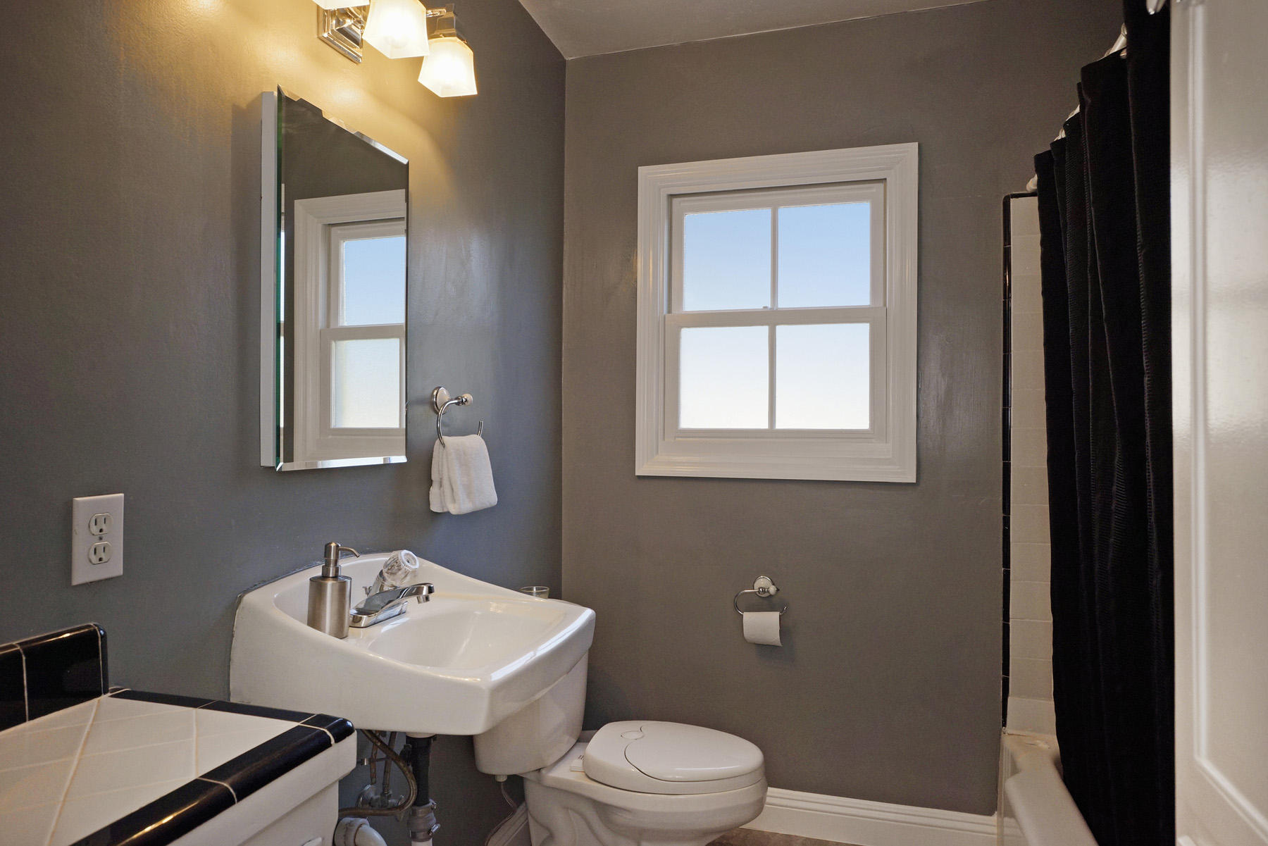 25 South Ontare Road Santa Barbara, CA 93105 - Photo 11 of 15 FullBath-MLS