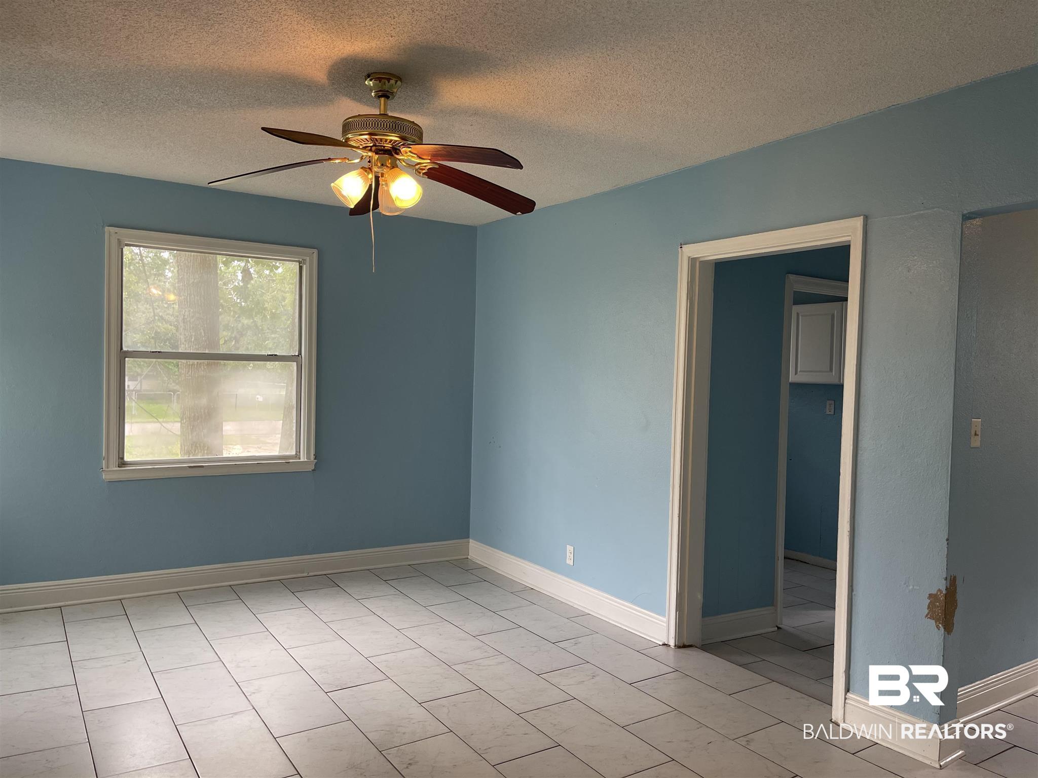 505 East Myrtle Avenue Foley, AL 36535 - Photo 5 of 14
