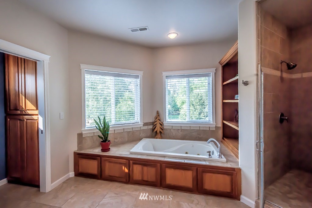 215 Looking Glass Road Walla Walla, WA 99362 - Photo 14 of 32 Gallery Image 14