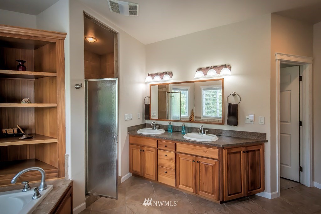 215 Looking Glass Road Walla Walla, WA 99362 - Photo 16 of 32 Gallery Image 16
