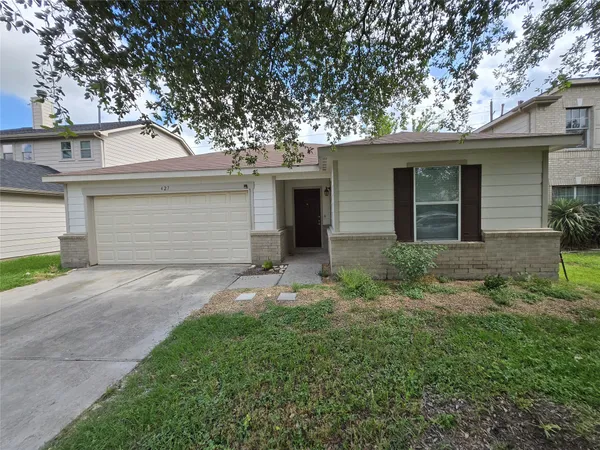 $2,000 | 427 Remington Heights Drive, Houston, TX 77073