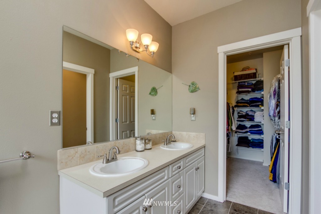 107 164th Street Southeast, Unit 3304 Bothell, WA 98012 - Photo 9 of 18 Gallery Image 9