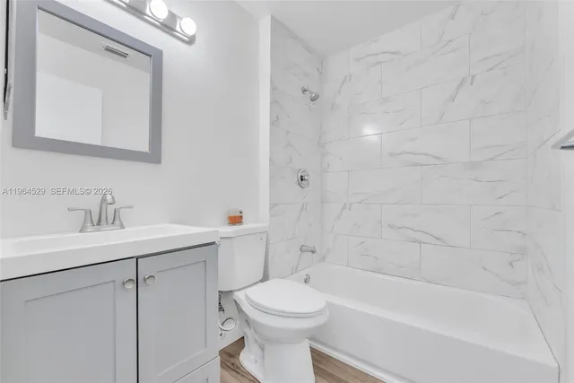 $2,400 | 2331 Northwest 96th Terrace, Unit 17F, Pembroke Pines, FL 33024