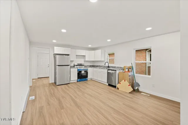 $1,600 | 145 New Street, Jonesborough, TN 37659