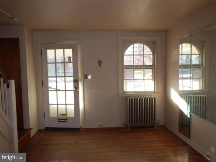 587 Timberlake Road Upper Darby, PA 19082 - Photo 4 of 10