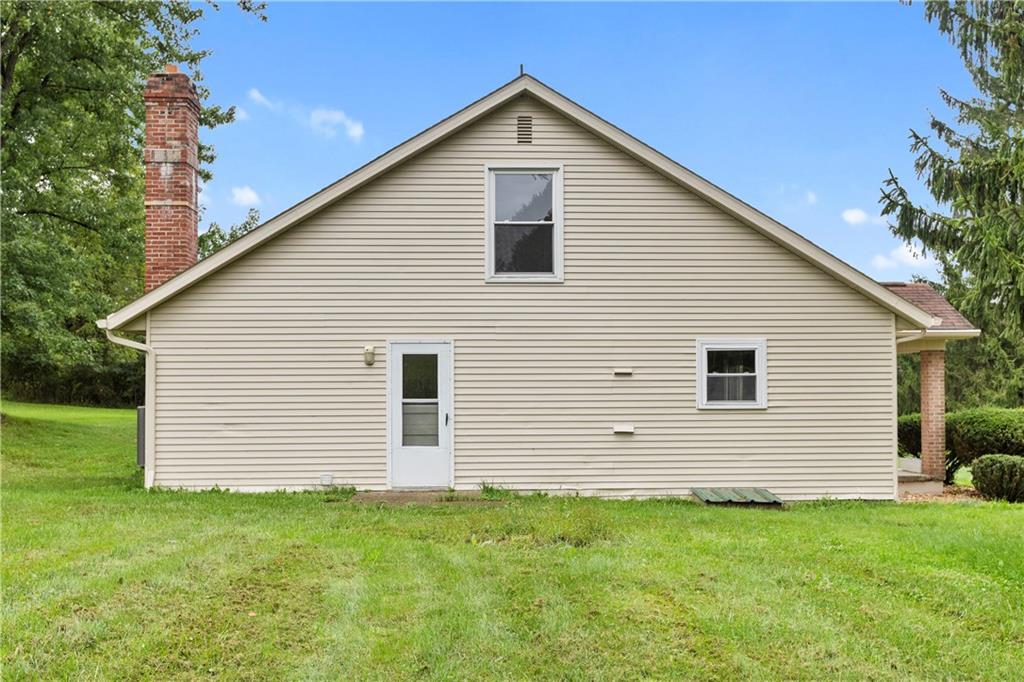 171 Campmeeting Road Clinton, PA 15026 - Photo 4 of 28 Gallery Image 4