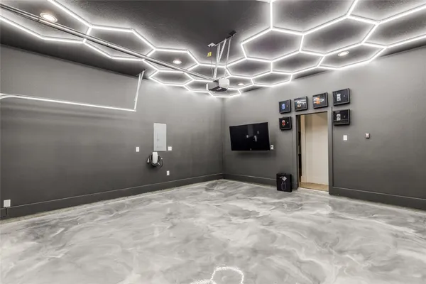 $3,300 | 5618 Canal Street, Houston, TX 77011