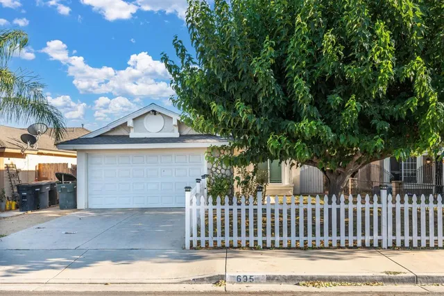 $469,999 | 695 Clearwater Drive, Perris, CA 92571