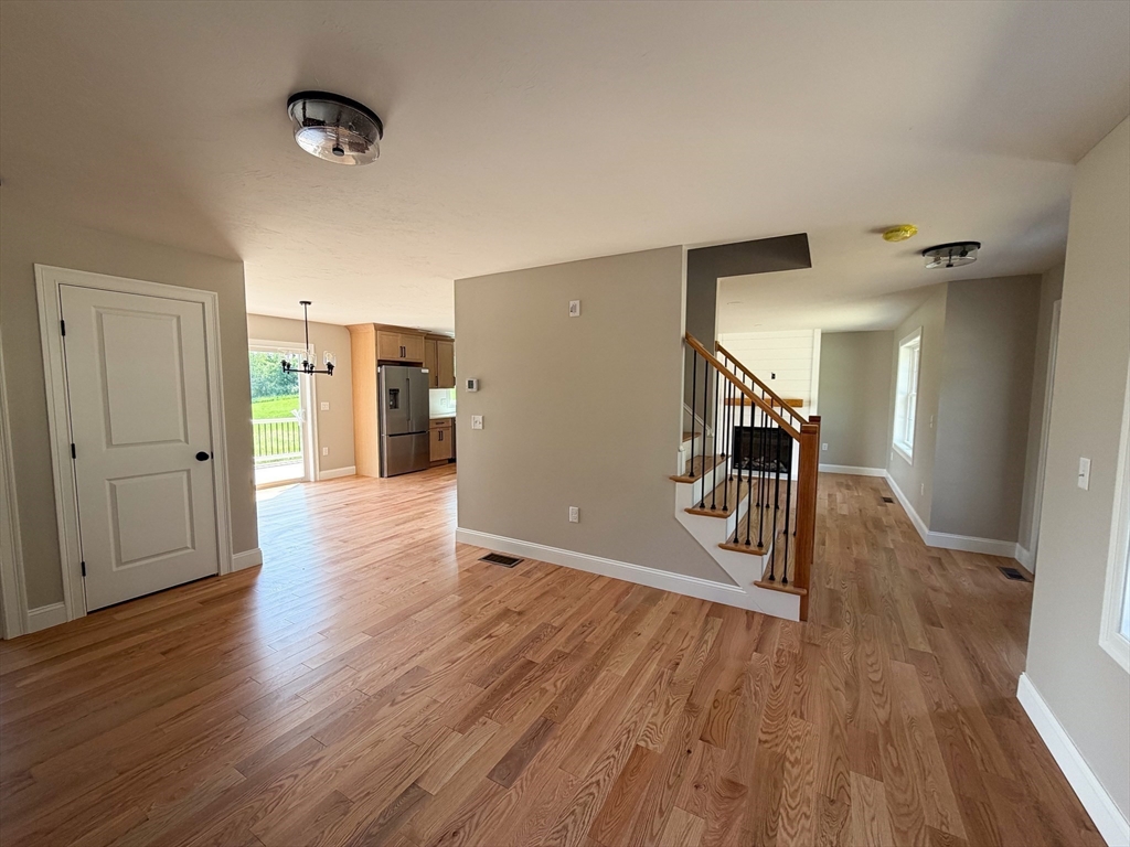 555 Neck Road Lancaster, MA 01523 - Photo 4 of 30