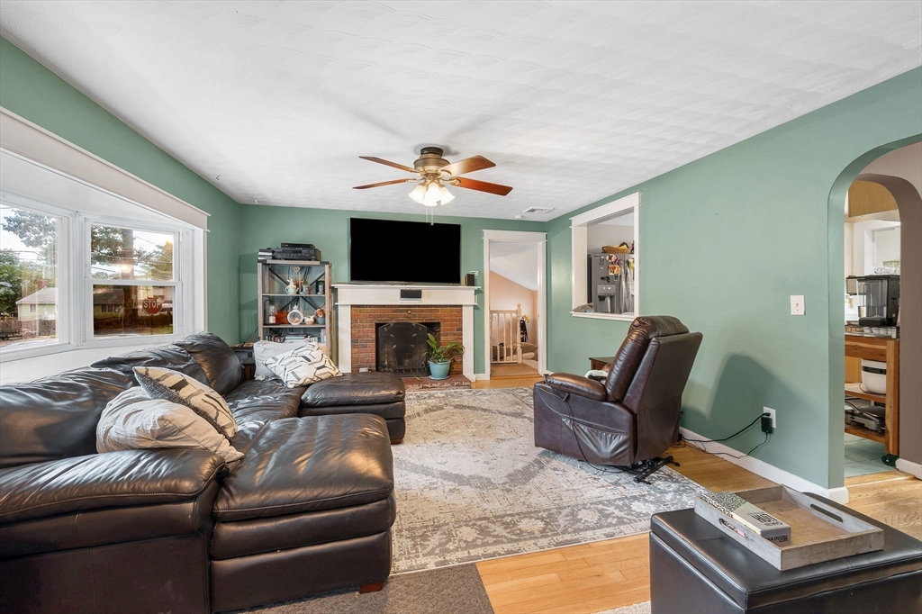 77 Valley Road Dracut, MA 01826 - Photo 6 of 42