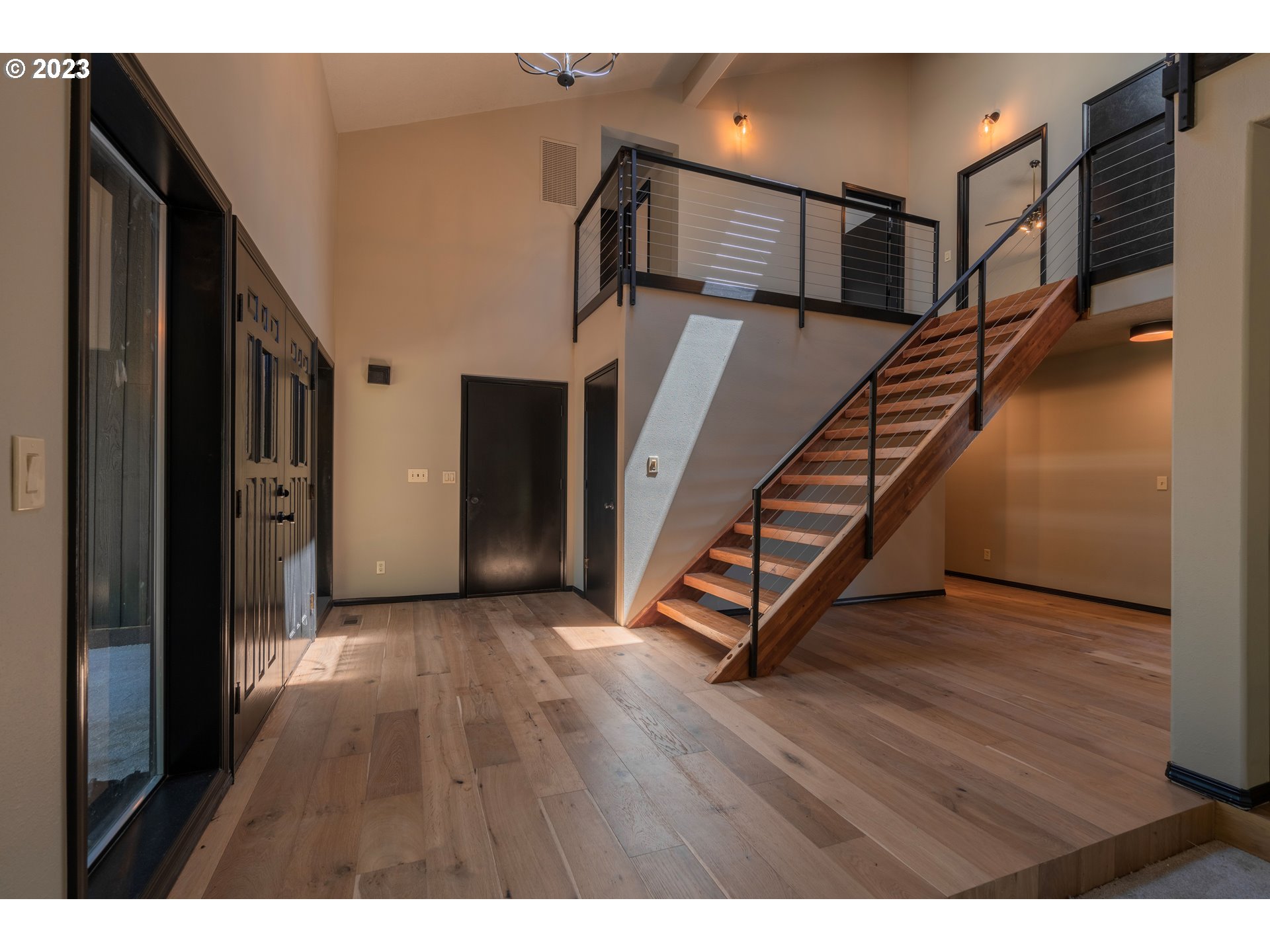 19040 South Mattoon Road Estacada, OR 97023 - Photo 3 of 46 a view of entryway with wooden floor