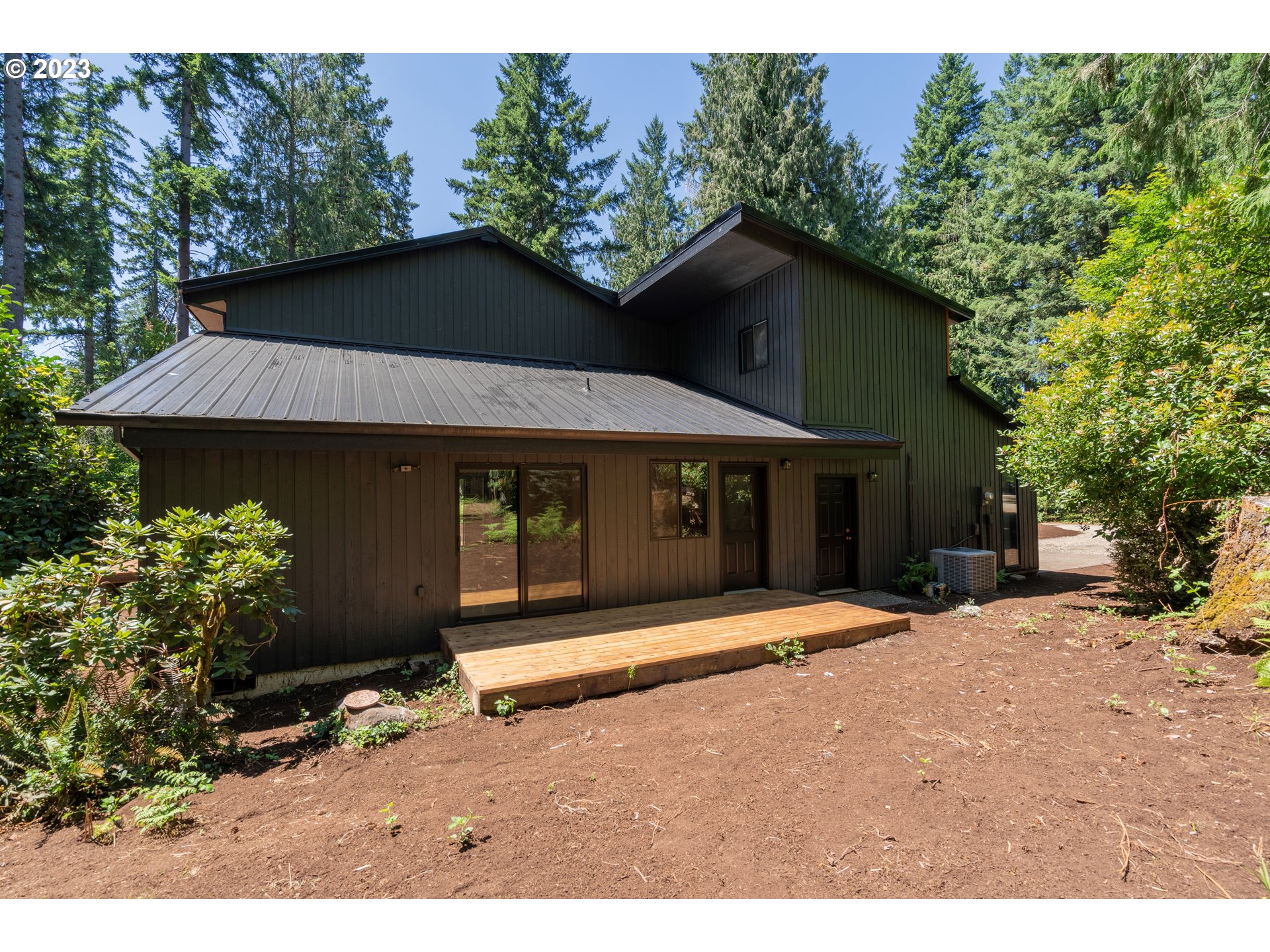 19040 South Mattoon Road Estacada, OR 97023 - Photo 38 of 46 a house with yard in front of it