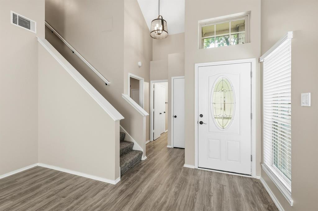 2917 Roxboro Road Euless, TX 76039 - Photo 3 of 24