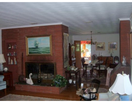 12 Marshall Road Milton, MA 02186 - Photo 5 of 12 Gallery Image 5
