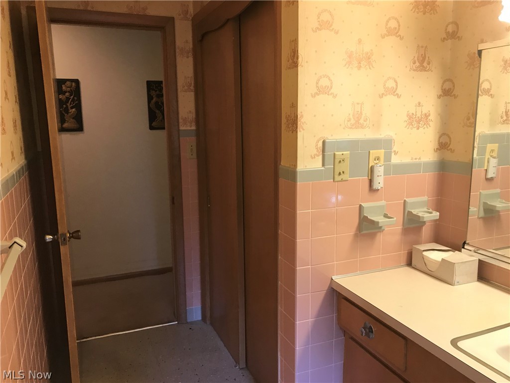23480 Harms Road Cleveland, OH 44143 - Photo 16 of 23 Gallery Image 16