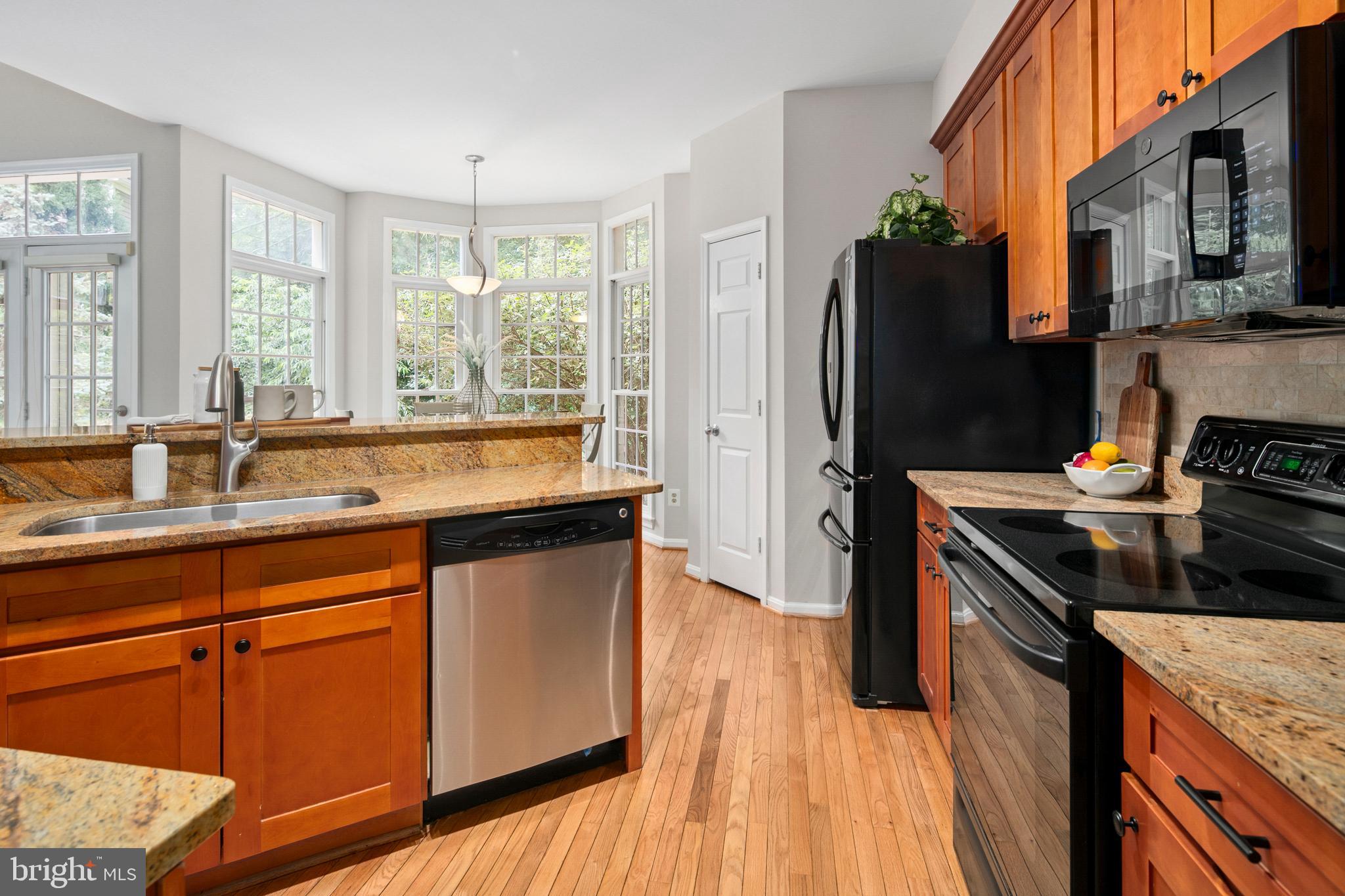 11415 Hollow Timber Court Reston, VA 20194 - Photo 11 of 46 Gallery Image 11
