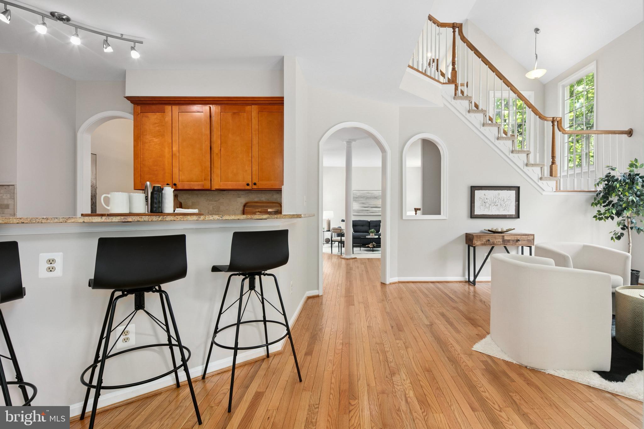11415 Hollow Timber Court Reston, VA 20194 - Photo 4 of 46 Gallery Image 4