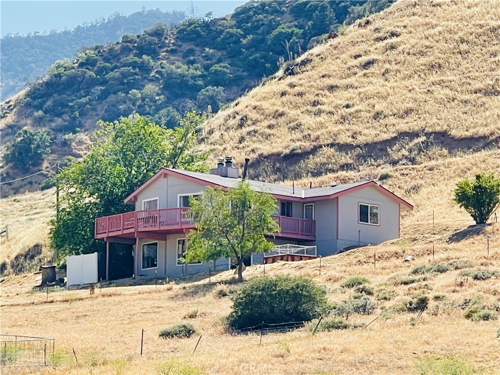 3011 Lebec Oaks Road Lebec, CA 93243 - Photo 1 of 1 a front view of a house with a yard