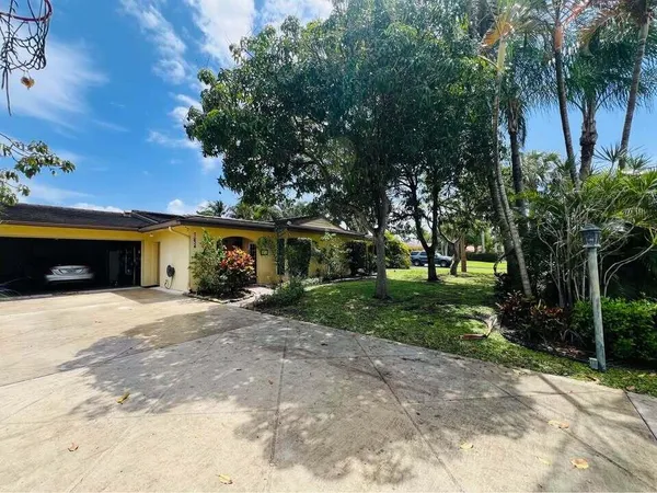 $8,500 | 7834 Edgewater Drive, Lake Clarke Shores, FL 33406