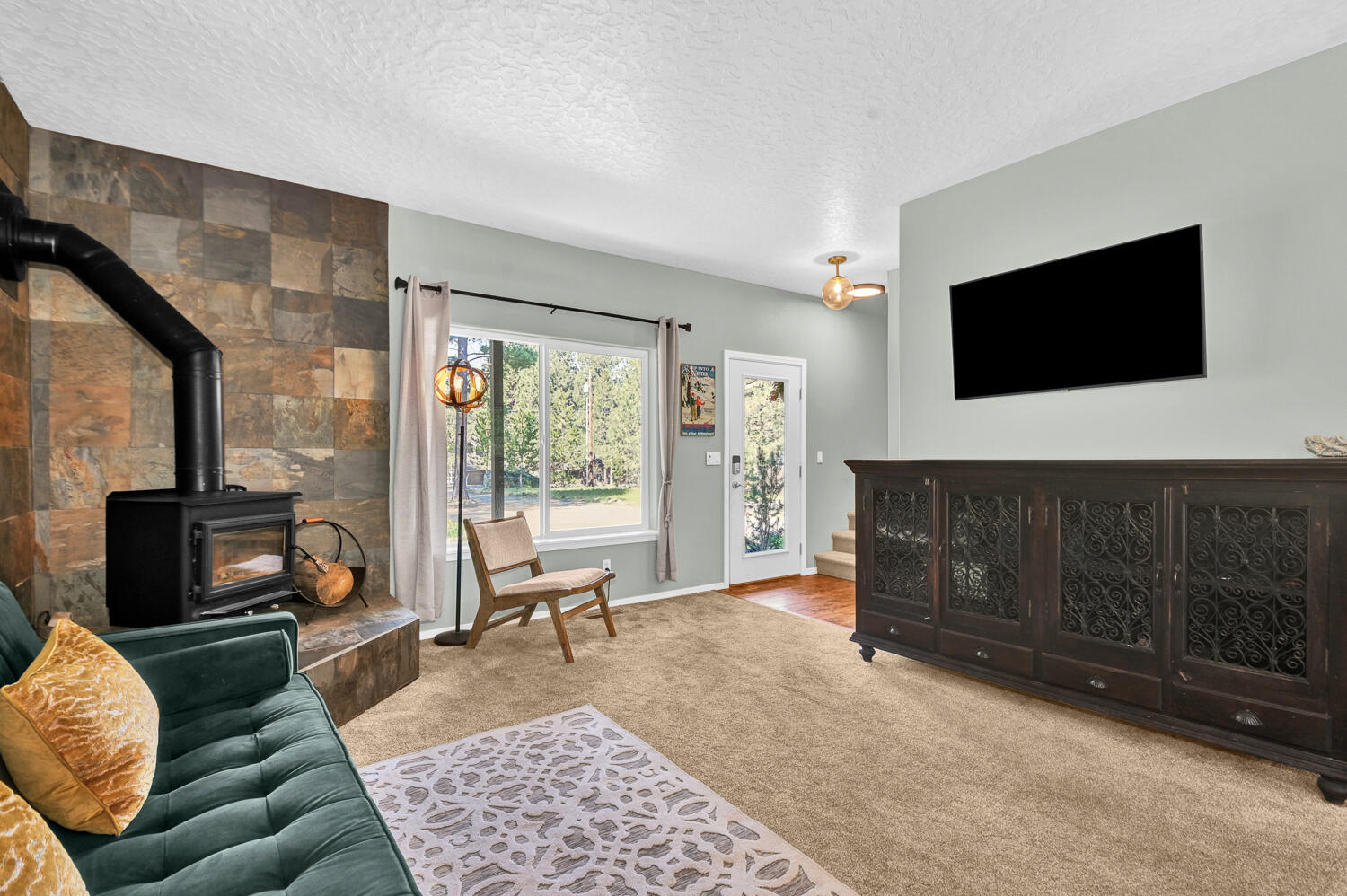 19198 Choctaw Road Bend, OR 97702 - Photo 6 of 45 Living room