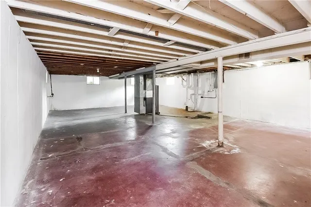 $1,325 | 705 West Marcia Avenue, Independence, MO 64050