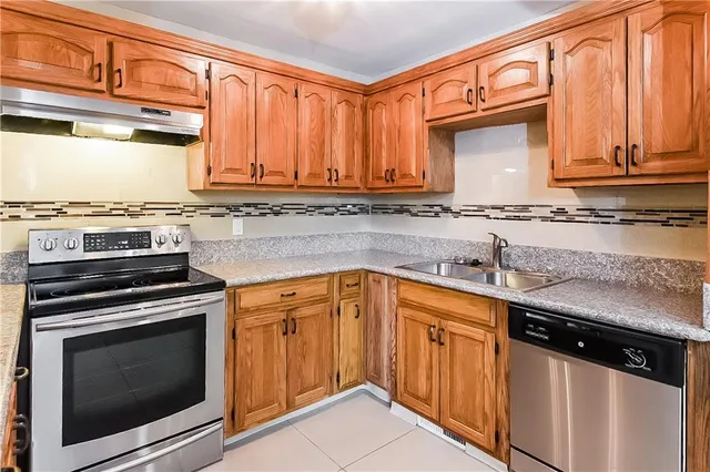 $1,325 | 705 West Marcia Avenue, Independence, MO 64050