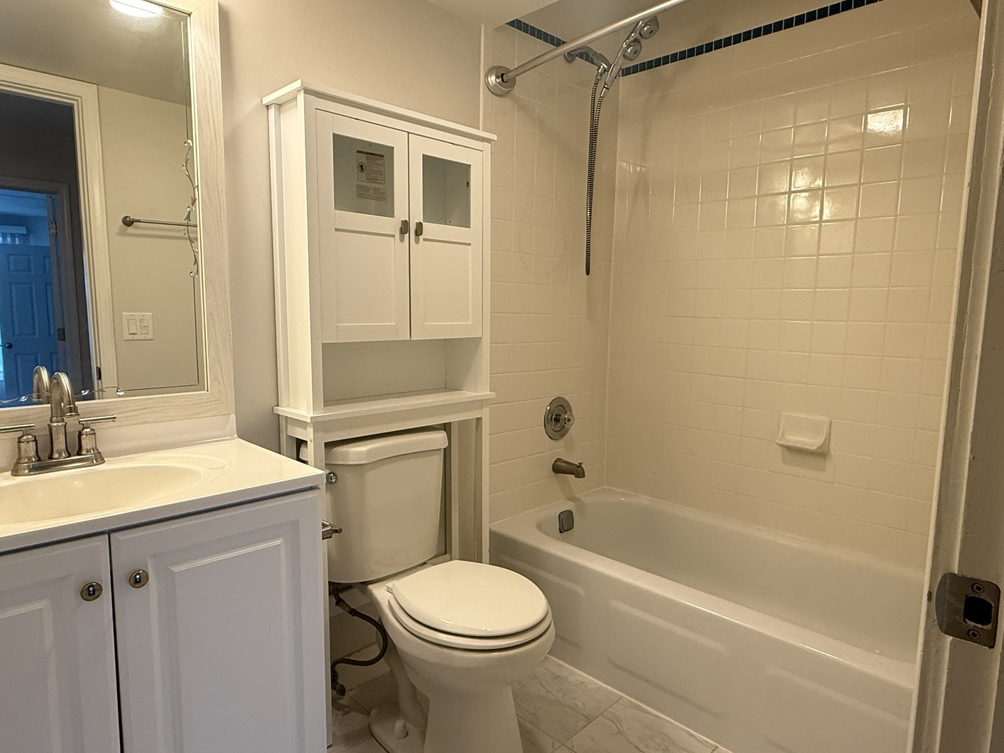 1 Renaissance Place, Unit 304 Palatine, IL 60067 - Photo 8 of 10