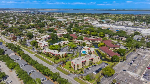 $125,000 | 2050 Oleander Boulevard, Unit 1106, Fort Pierce, FL 34950