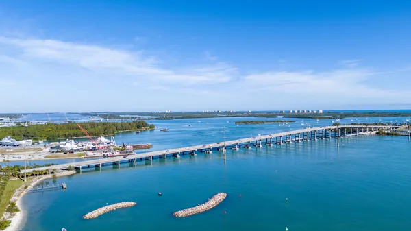 $125,000 | 2050 Oleander Boulevard, Unit 1106, Fort Pierce, FL 34950
