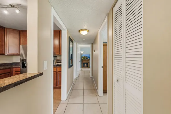 $125,000 | 2050 Oleander Boulevard, Unit 1106, Fort Pierce, FL 34950