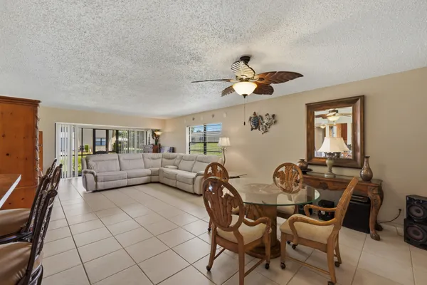 $125,000 | 2050 Oleander Boulevard, Unit 1106, Fort Pierce, FL 34950