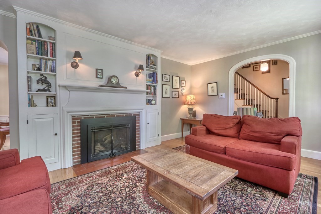 26 Standish Road Melrose, MA 02176 - Photo 3 of 36 Gallery Image 3