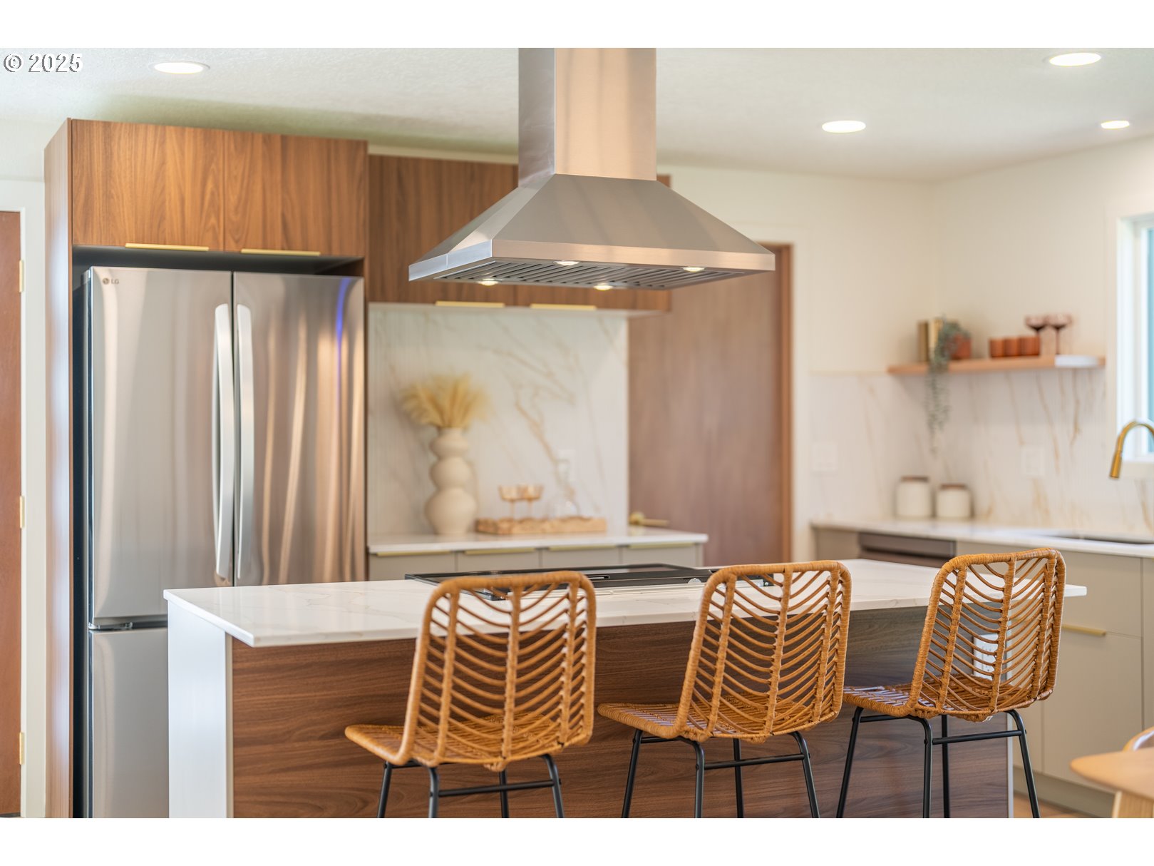 7235 Northeast 9th Avenue Portland, OR 97211 - Photo 8 of 22 a dining room with furniture and window