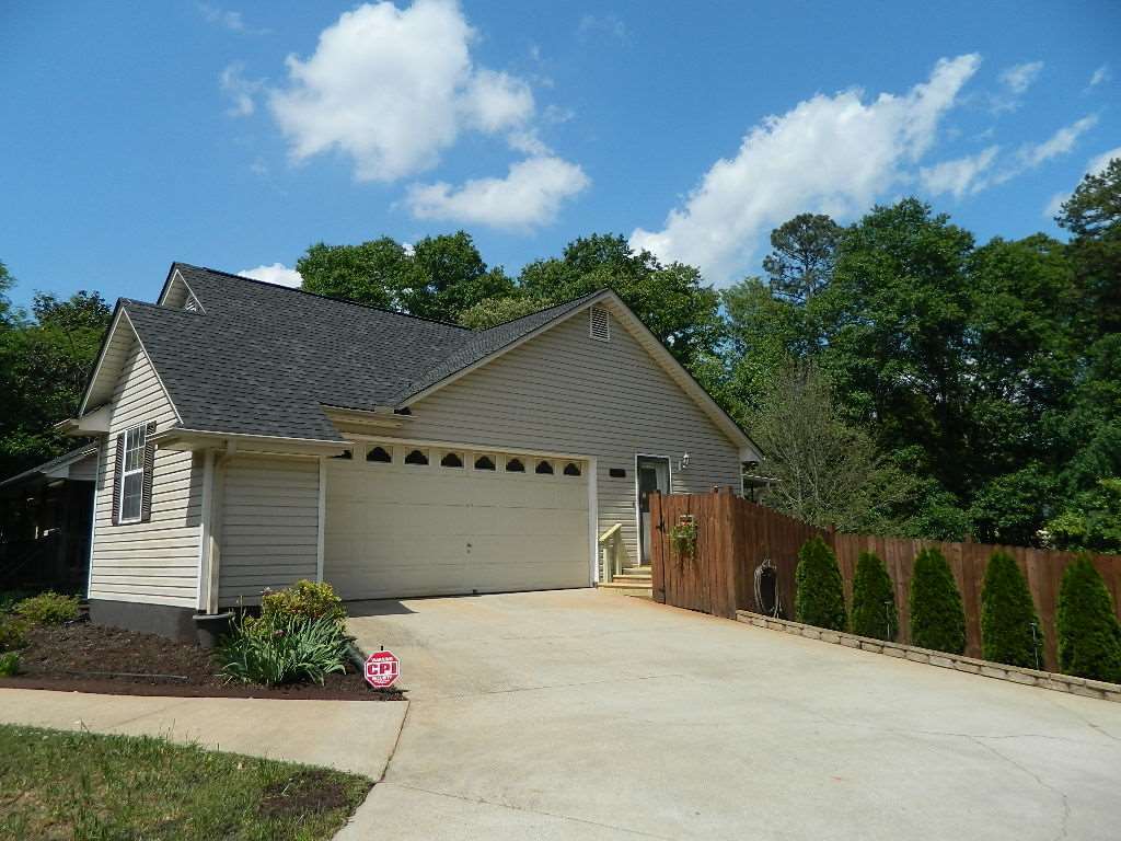 1804 McClellan Road Anderson, SC 29621 - Photo 3 of 24