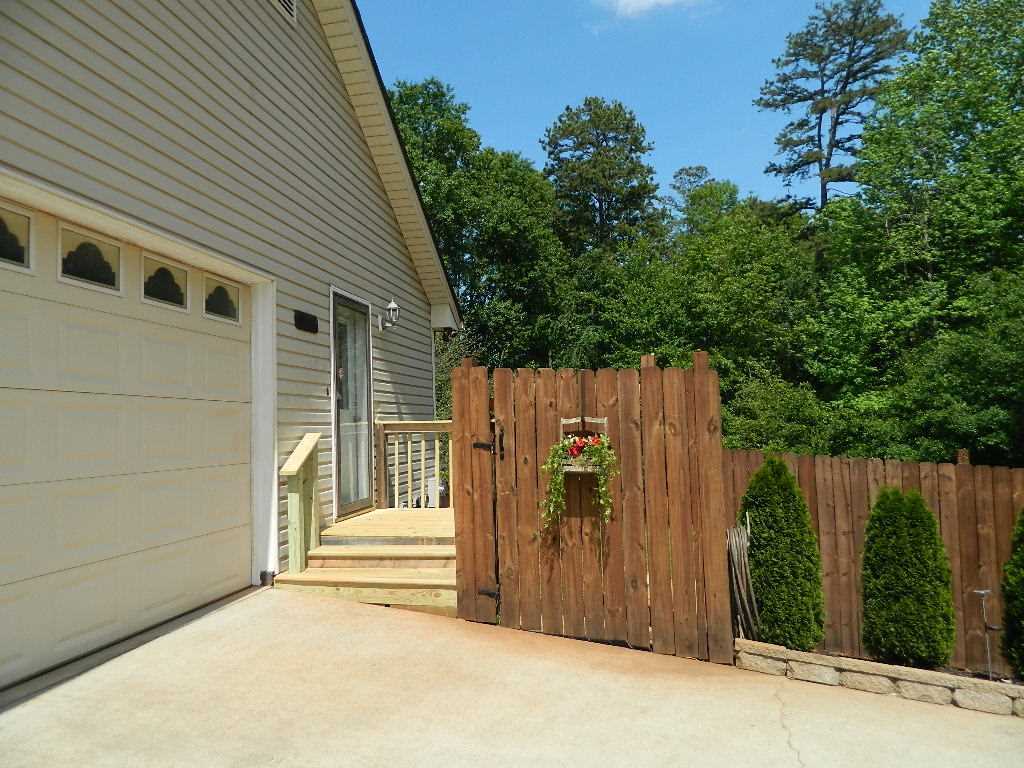 1804 McClellan Road Anderson, SC 29621 - Photo 5 of 24