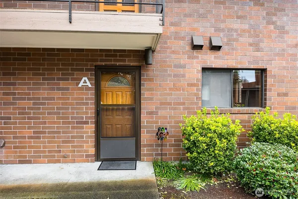 $389,000 | 8106 53rd Avenue West, Unit A, Mukilteo, WA 98275