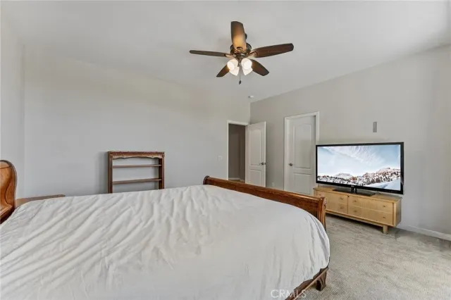 a view of livingroom with furniture