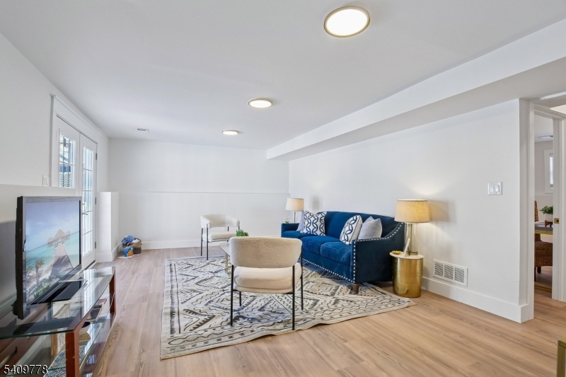 91 Warren Road West Orange, NJ 07052 - Photo 27 of 40