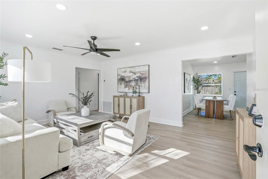 4720 Mohegan Road St. Petersburg, FL 33708 - Photo 3 of 33