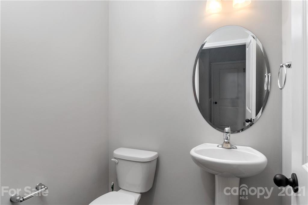 9428 Inverness Bay Road Charlotte, NC 28278 - Photo 11 of 27 Gallery Image 11