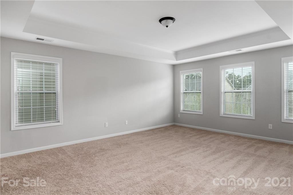 9428 Inverness Bay Road Charlotte, NC 28278 - Photo 12 of 27 Gallery Image 12