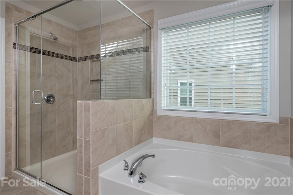9428 Inverness Bay Road Charlotte, NC 28278 - Photo 15 of 27 Gallery Image 15