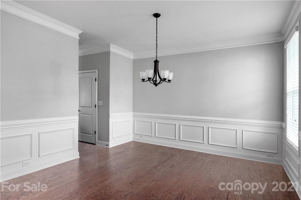 9428 Inverness Bay Road Charlotte, NC 28278 - Photo 4 of 27 Gallery Image 4