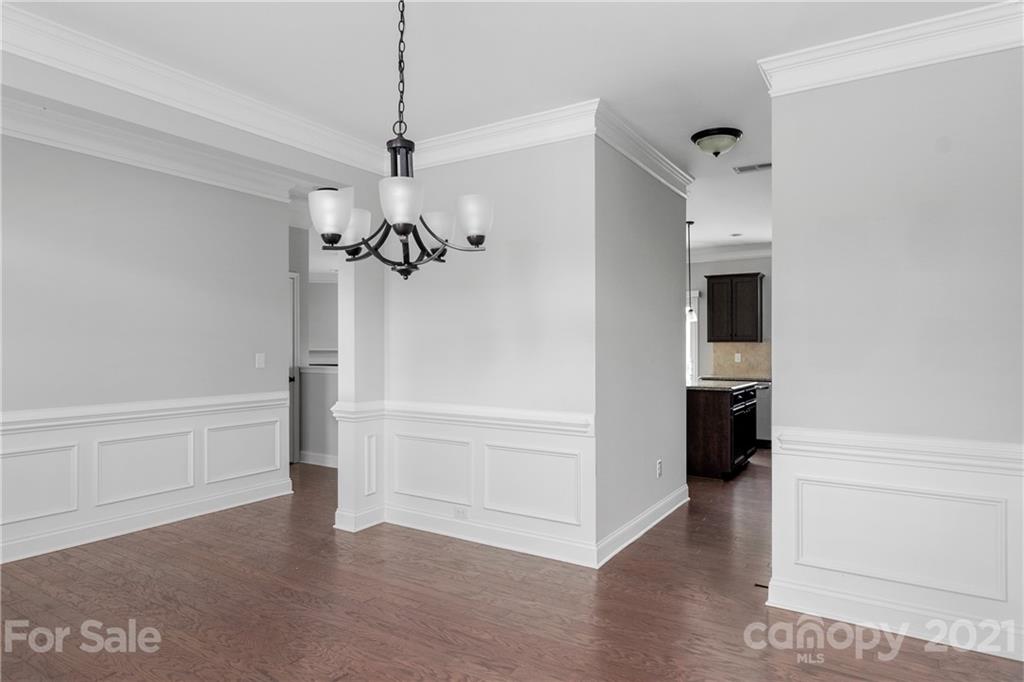 9428 Inverness Bay Road Charlotte, NC 28278 - Photo 5 of 27 Gallery Image 5