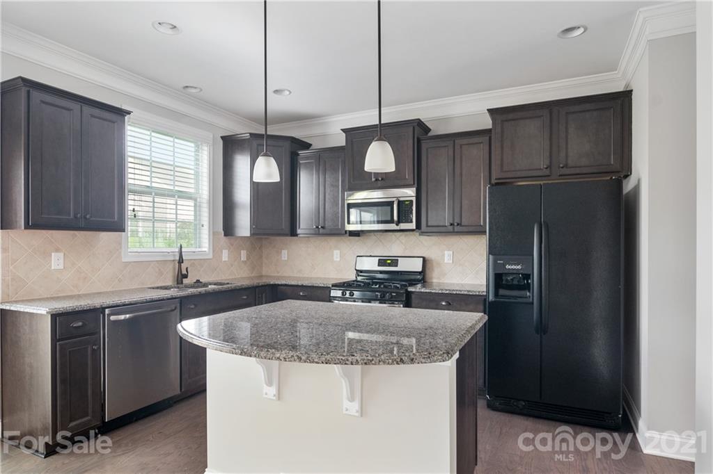 9428 Inverness Bay Road Charlotte, NC 28278 - Photo 6 of 27 Gallery Image 6