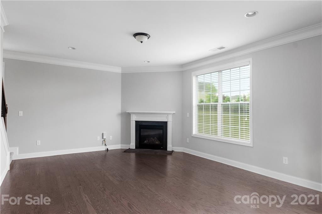 9428 Inverness Bay Road Charlotte, NC 28278 - Photo 9 of 27 Gallery Image 9