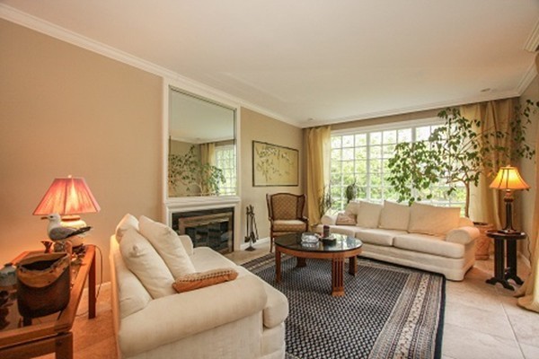 239 Pease Road East Longmeadow, MA 01028 - Photo 4 of 30 Gallery Image 4
