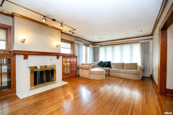 $165,000 | 3004 Knoxville Avenue, Peoria, IL 61603